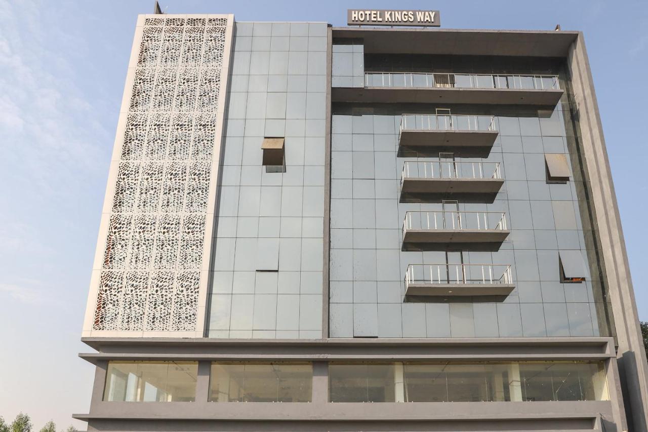 Oyo 35659 Hotel Kingsway Ahmedabad Exterior photo